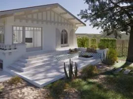 Villa d'architecte avec piscine et plage à pied
