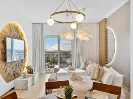 Luxury Waters Edge Residence Apartment