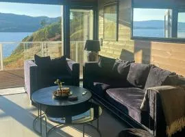 White Cabin With Jacuzzi And Fjord Views
