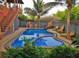 Greens Heritage Resort with Swimming Pool、オーロヴィルのホテル