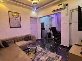 The Apartment at Akoka Yaba, Lagos - House 16 Shobande Street、Yabaのホテル