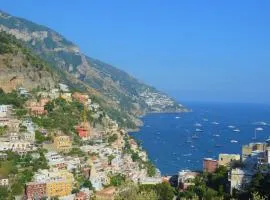 Positano cozy apartment on street level