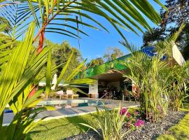 Luxury Apartments Nauyaca by Paradiselodge, cabin in Platanillo