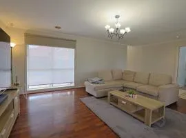 Relaxing Family Getaway 3BR House with Garden