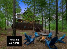 King Suite! Hot Tub, Arcade Games, L2 EV, Fire Pit, Kids Playset, Ping Pong, Dog Friendly