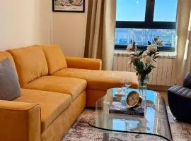 LUMIA Design Apt - Tower View - Garage Included