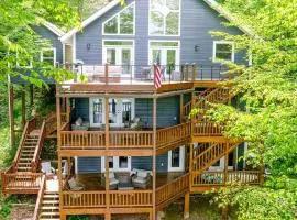 Enormous Cabin Retreat with Beautiful Views and Private Dock in Topton, North Carolina