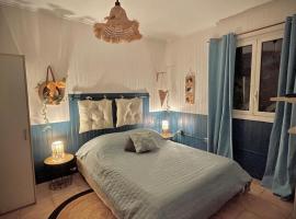 Cascade et Paille-en-queue - Studio, hotel in Hell-Bourg