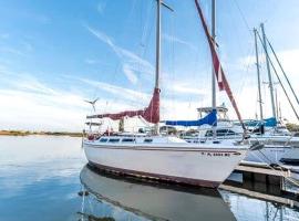 Picturesque Equipped Boat Rental Incredible for a Relaxing Getaway in Florida, barco em Saint Augustine