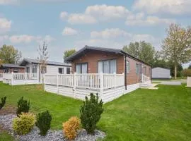 Bluebell Lodge with Hot Tub
