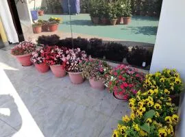 Homestay - Serviced Apartment "ISH Atithya" with Modular Kitchen, various amenities and Complimentary Breakfast in Lucknow, IN