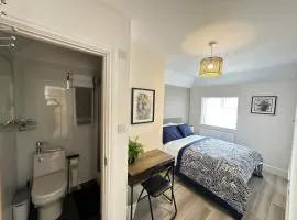 Contractor & Leisure Stay 4BR all en-suite and Parking