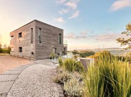 LuxApart Eifel mit privater Sauna, hotel in Harscheid