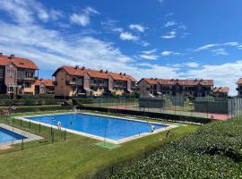 Apartamento Aventuras, hotel v destinácii Comillas