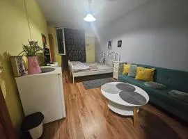 Стая за двама в град Бургас