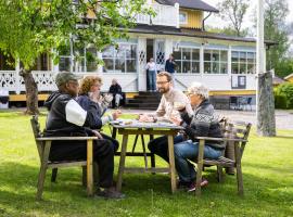 Sofielund Vandrarhem & Camping, hostel σε Sala