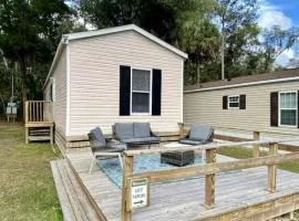 Amazing Cottage Surrounded by Trees in Dunnellon, Florida