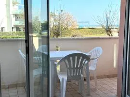 Trilocale a 50mt dal mare di Marcelli - M006