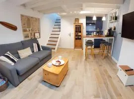 Séjour couple ou solo Maisonnette tout confort - calme et proximité commerces, plage, restaurants et axes routiers