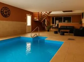 Gîte avec piscine d'intérieure