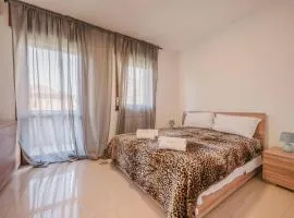 Unico Apt 3B, 2 ospiti, Parcheggio gratis, 10 minuti da Venezia