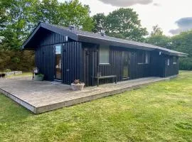 Beach House In Charming Hou