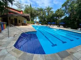 Flat estudio 110 Amarilis Riviera de São Lourenço, 03 piscina climatizada, serviço de hotelaria, limpesa e troca de toalhas diária, carregador veiculo elétrico e servico de praia finais de semana WiFi 500