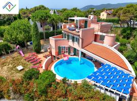 Villa Irene in Castiglioncello by TuscanyWeGo, hotel a Chioma