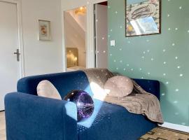 Rive Lumière near canal and city center, hotel v destinaci Montargis