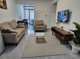 Golden Mango Heights - Urban Family Suite - One Bedroom Apartment - Restaurant, Workspace, City Views, Fast WiFi, Sauna, Fitness Facilities, Secure Parking And Kids Play Area