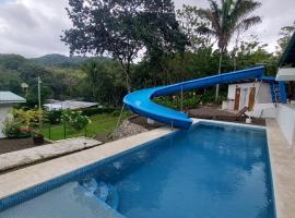 Villas Susurro Del Mar, hotel in Carrillo