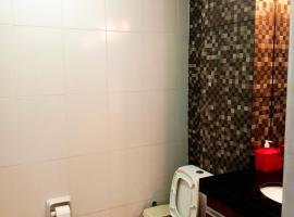 Hotel Adulam, ξενοδοχείο σε Santa Cruz de la Sierra