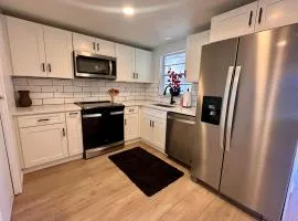 Sunny 2BR Getaway Near Beaches