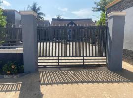 Tracer Wave Cabin, hotel con parking en Akwanga