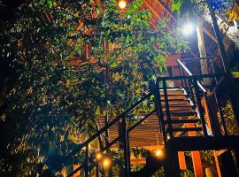 Habarana Tree House - Ivory cottage, hytte i Habarana