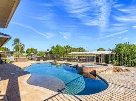 Enchanting 3 Bedroom Waterfront Pool and Spa