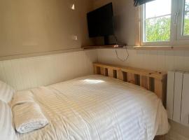 The Rodney Shepards hut, Hotel in Eyam