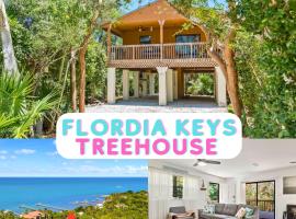 The Florida Keys Treehouse in Marathon, FL、マラソンのホテル