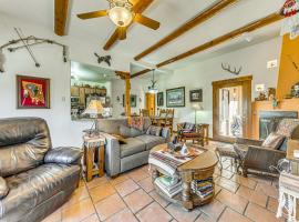 Comfy Aspen Ridge Home about 3 Mi to Ski Lifts, hotel in Cloudcroft