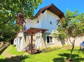 Casa Tranquila - Condomínio Vila Verde Canela, Hotel in Canela