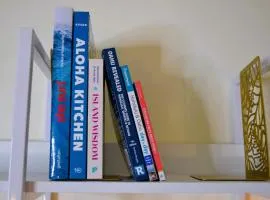 Steps from Waikiki Beach - Pool - Jacuzzi