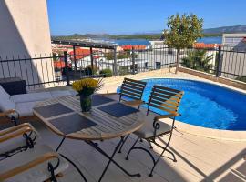 Luxury Apartment Ansi, hotel v Murteru