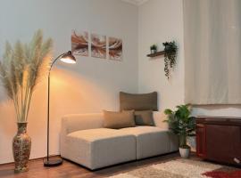 Boldog Deluxe apartman, Hotel in Szolnok