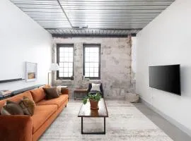 Chic Double Queen Apt Walking Distance to Fiserv