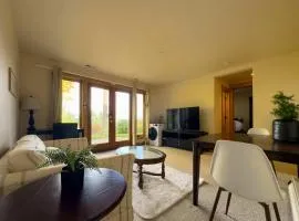 Serene King Suite Retreat on Quiet Mercer Island