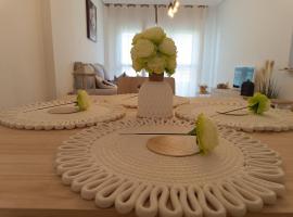 Dúplex JUNI โรงแรมในBádames