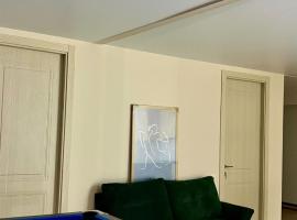 RedLine Hostel & Pool bar, hostel in Ch'int'i