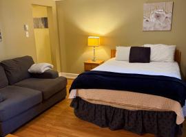 Midstream Manor Unit 1 - Studio, ξενοδοχείο διαμερισμάτων σε St. John's
