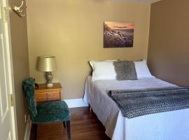 Midstream Manor Unit 6 - Studio, ξενοδοχείο σε St. John's