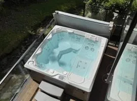 Forest Creek Lodge, Mountain Views, Spa Pool